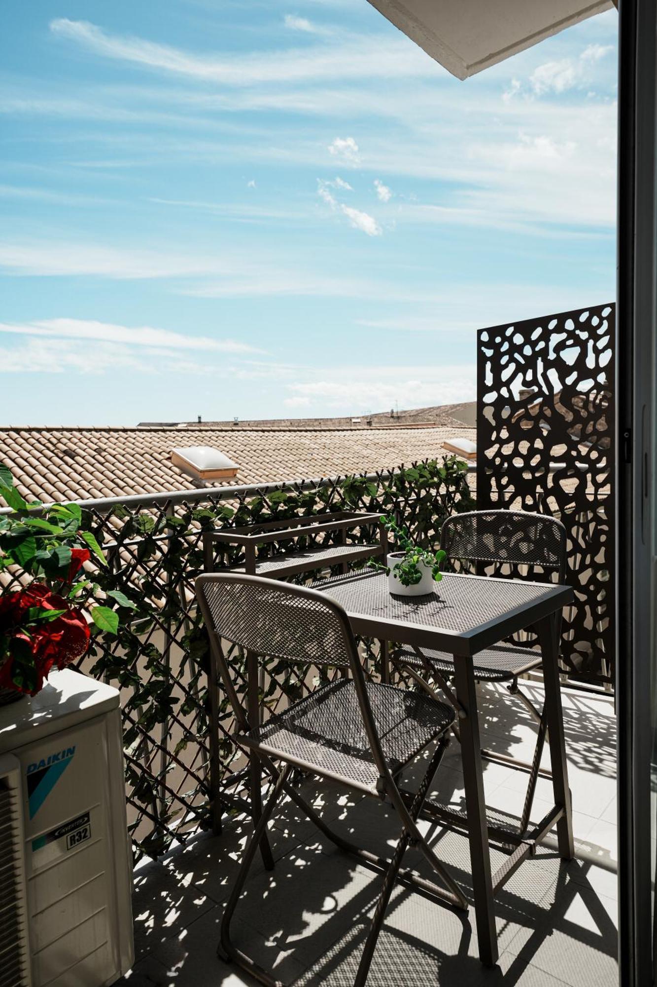 Apartamento T3 Cosy Et Lumineux Avec Garage A 2 Pas Du Centre ! Nimes Exterior foto